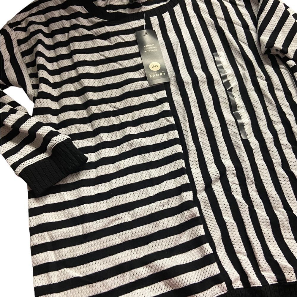 Jones New York new with tags blk/whtsize small nice top